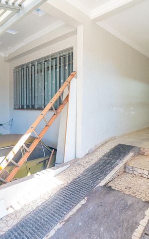 Casa à venda com 250m², 3 quartos e 3 vagas Casa à venda com 250m², 3 quartos e 3 vagasGaragem