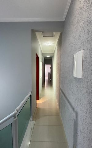 Casa à venda com 134m², 3 quartos e 2 vagas Casa à venda com 134m², 3 quartos e 2 vagasCorredor