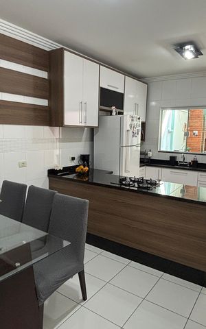 Casa à venda com 134m², 3 quartos e 2 vagas Casa à venda com 134m², 3 quartos e 2 vagasCozinha