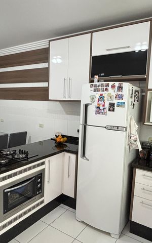 Casa à venda com 134m², 3 quartos e 2 vagas Casa à venda com 134m², 3 quartos e 2 vagasCozinha