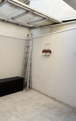 Casa à venda com 134m², 3 quartos e 2 vagas Casa à venda com 134m², 3 quartos e 2 vagasÁrea de Serviço