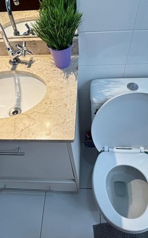Casa à venda com 134m², 3 quartos e 2 vagas Casa à venda com 134m², 3 quartos e 2 vagasBanheiro Social