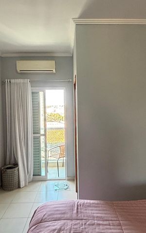 Casa à venda com 134m², 3 quartos e 2 vagas Casa à venda com 134m², 3 quartos e 2 vagasSuíte