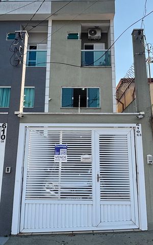 Casa à venda com 134m², 3 quartos e 2 vagas Casa à venda com 134m², 3 quartos e 2 vagasFachada
