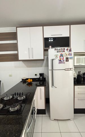 Casa à venda com 134m², 3 quartos e 2 vagas Casa à venda com 134m², 3 quartos e 2 vagasCozinha