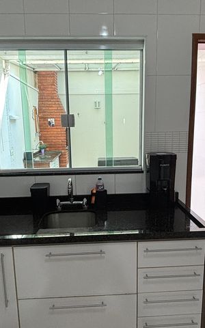 Casa à venda com 134m², 3 quartos e 2 vagas Casa à venda com 134m², 3 quartos e 2 vagasCozinha