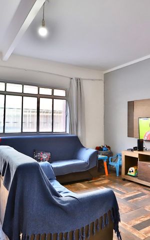 Casa à venda com 110m², 3 quartos e sem vaga Casa à venda com 110m², 3 quartos e sem vagaSala