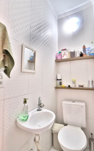 Casa à venda com 110m², 3 quartos e sem vaga Casa à venda com 110m², 3 quartos e sem vagaLavabo