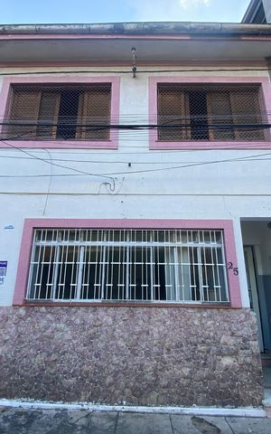 Casa à venda com 110m², 3 quartos e sem vaga Casa à venda com 110m², 3 quartos e sem vagaFachada