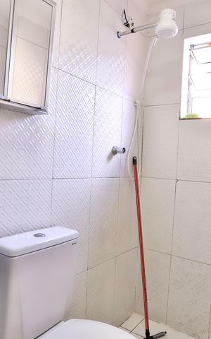 Casa à venda com 110m², 3 quartos e sem vaga Casa à venda com 110m², 3 quartos e sem vagaBanheiro