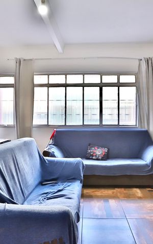 Casa à venda com 110m², 3 quartos e sem vaga Casa à venda com 110m², 3 quartos e sem vagaSala