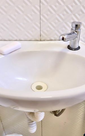Casa à venda com 110m², 3 quartos e sem vaga Casa à venda com 110m², 3 quartos e sem vagaBanheiro
