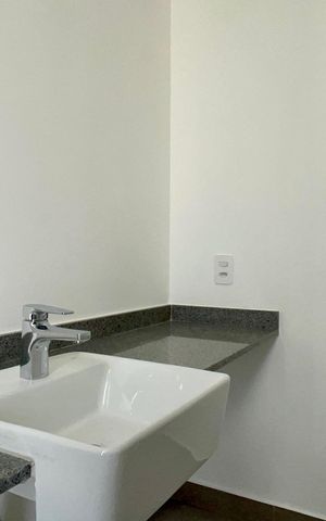 Apartamento à venda com 94m², 2 quartos e 1 vaga Apartamento à venda com 94m², 2 quartos e 1 vagaBanheiro da Suíte 2