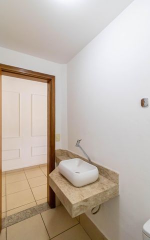 Casa à venda com 299m², 3 quartos e 2 vagasBanheiro