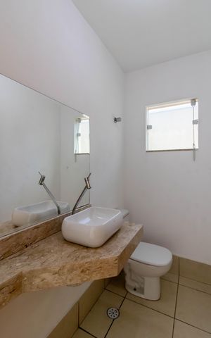 Casa à venda com 299m², 3 quartos e 2 vagasEdicula