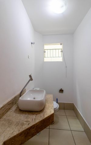 Casa à venda com 299m², 3 quartos e 2 vagasBanheiro