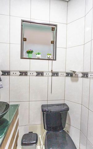 Casa à venda com 245m², 3 quartos e 2 vagas Casa à venda com 245m², 3 quartos e 2 vagasLavabo