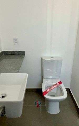 Apartamento à venda com 94m², 2 quartos e 1 vaga Apartamento à venda com 94m², 2 quartos e 1 vagaBanheiro da Suíte 1