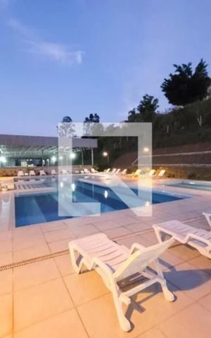 Apartamento à venda com 44m², 2 quartos e 1 vaga Apartamento à venda com 44m², 2 quartos e 1 vagaÁrea comum - Piscina