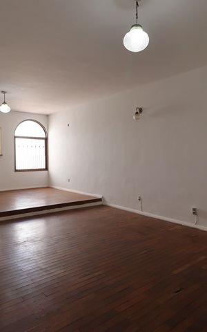 Casa para alugar com 276m², 3 quartos e 4 vagasSala