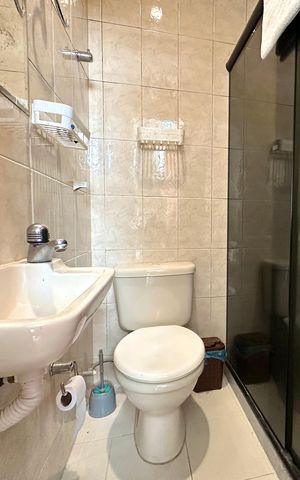 Apartamento à venda com 185m², 4 quartos e 1 vaga Apartamento à venda com 185m², 4 quartos e 1 vagaBanheiro de Serviço