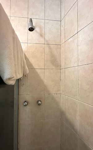 Apartamento à venda com 185m², 4 quartos e 1 vaga Apartamento à venda com 185m², 4 quartos e 1 vagaBanheiro de Serviço