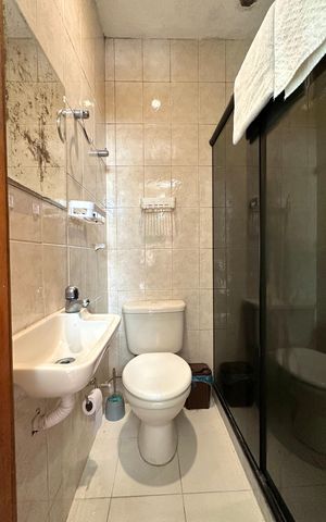 Apartamento à venda com 185m², 4 quartos e 1 vaga Apartamento à venda com 185m², 4 quartos e 1 vagaBanheiro de Serviço
