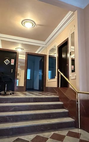 Apartamento à venda com 185m², 4 quartos e 1 vaga Apartamento à venda com 185m², 4 quartos e 1 vagaFachada
