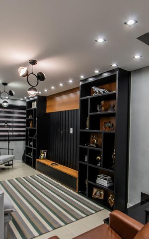 Casa à venda com 250m², 3 quartos e 4 vagas Casa à venda com 250m², 3 quartos e 4 vagasSala