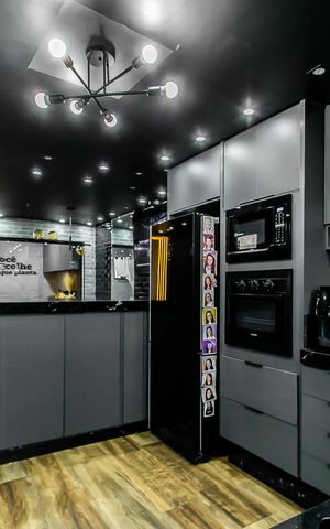Casa à venda com 250m², 3 quartos e 4 vagas Casa à venda com 250m², 3 quartos e 4 vagasCozinha