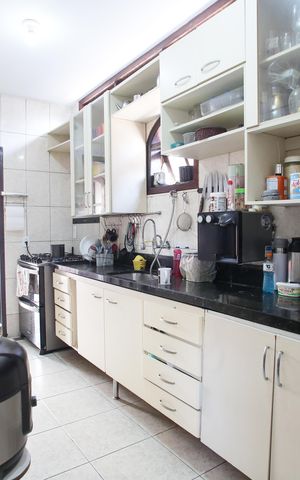 Casa à venda com 219m², 4 quartos e 2 vagasCozinha