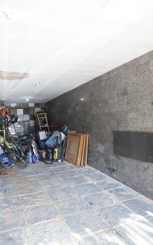 Casa à venda com 219m², 4 quartos e 2 vagasGaragem
