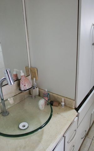 Casa à venda com 219m², 4 quartos e 2 vagasBanheiro da Suíte 2