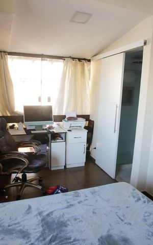 Casa à venda com 219m², 4 quartos e 2 vagasSuíte 3