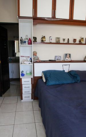 Casa à venda com 219m², 4 quartos e 2 vagasSuíte 2