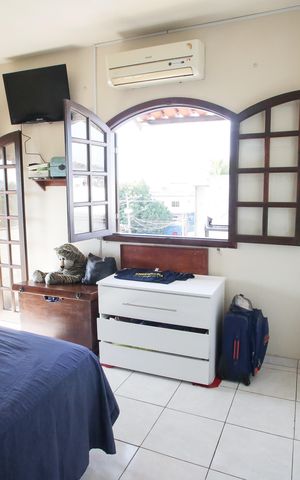 Casa à venda com 219m², 4 quartos e 2 vagasSuíte 2