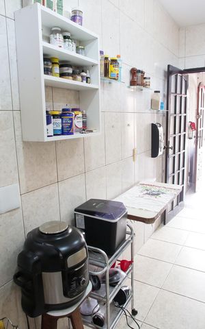 Casa à venda com 219m², 4 quartos e 2 vagasCozinha