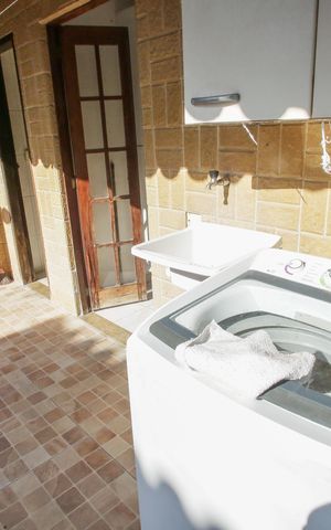 Casa à venda com 219m², 4 quartos e 2 vagasÁrea de Serviço