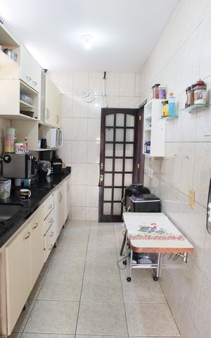 Casa à venda com 219m², 4 quartos e 2 vagasCozinha