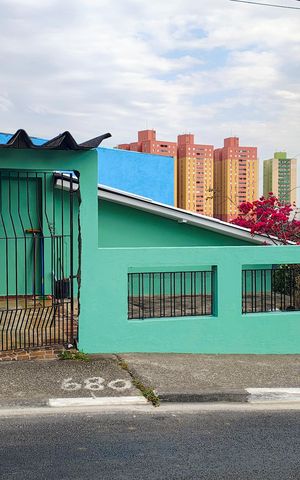Casa para alugar com 47m², 2 quartos e sem vaga Casa para alugar com 47m², 2 quartos e sem vagaFachada