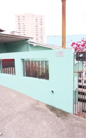Casa para alugar com 47m², 2 quartos e sem vagaFachada