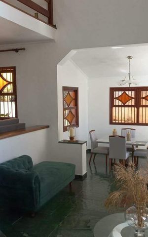 Casa à venda com 278m², 5 quartos e 4 vagas
