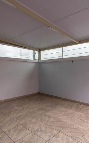 Casa à venda com 299m², 3 quartos e 4 vagas Casa à venda com 299m², 3 quartos e 4 vagasVaranda da Sala