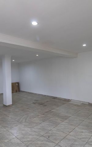 Casa à venda com 299m², 3 quartos e 4 vagas Casa à venda com 299m², 3 quartos e 4 vagasGaragem