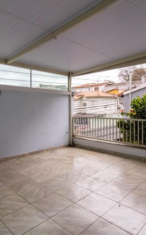 Casa à venda com 299m², 3 quartos e 4 vagas Casa à venda com 299m², 3 quartos e 4 vagasVaranda da Sala
