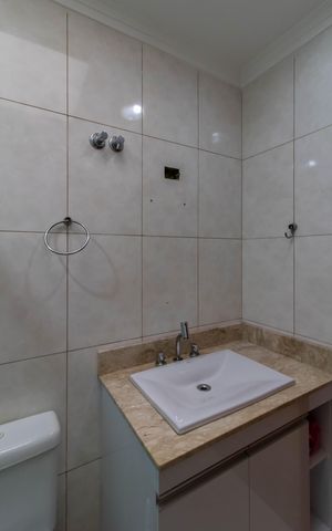 Casa à venda com 299m², 3 quartos e 4 vagas Casa à venda com 299m², 3 quartos e 4 vagasBanheiro