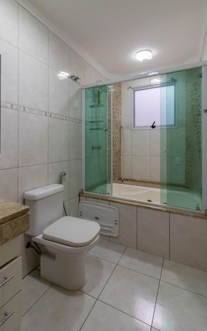 Casa à venda com 299m², 3 quartos e 4 vagas Casa à venda com 299m², 3 quartos e 4 vagasSuíte