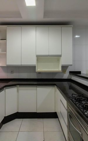 Casa à venda com 299m², 3 quartos e 4 vagas Casa à venda com 299m², 3 quartos e 4 vagasCozinha