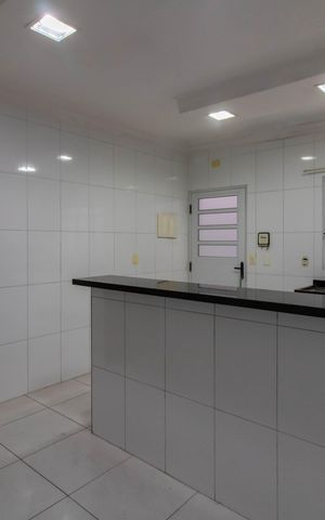 Casa à venda com 299m², 3 quartos e 4 vagas Casa à venda com 299m², 3 quartos e 4 vagasCozinha