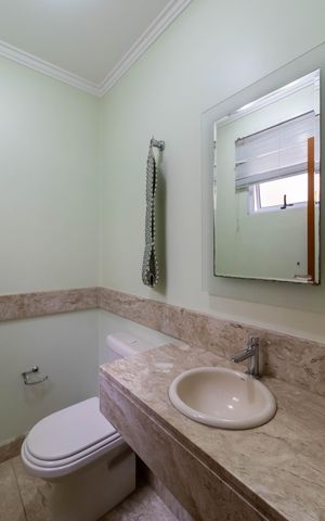 Casa à venda com 299m², 3 quartos e 4 vagas Casa à venda com 299m², 3 quartos e 4 vagasLavabo